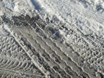 Kelininkų darbą apsunkina nesiliaujantis sniegas