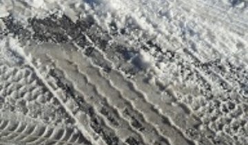 KELININKAI PRALAIMĖJO PIRMĄ KOVĄ SU STICHIJA