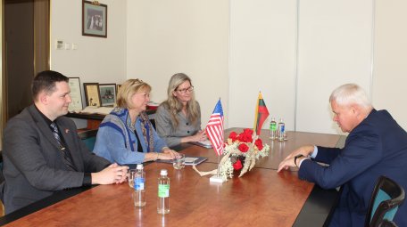 Klaipėdos rotušėje – oficialus JAV ambasadorės vizitas