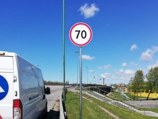 Informacija dėl leistino maksimalaus greičio