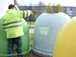 Atliekų konteineriai dezinfekuojami dažniau