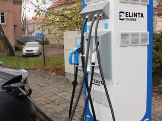 Elektromobilių įkrovimas ir toliau bus nemokamas