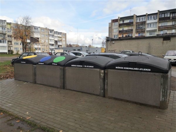 Pusiau požeminių konteinerių aikštelių pavyzdys