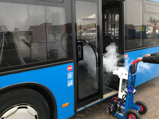 „Klaipėdos autobusų parkas“ autobusus dezinfekuoja garu