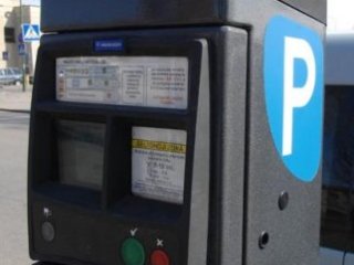 Patvirtinti nauji rinkliavos už automobilių stovėjimą tarifai 