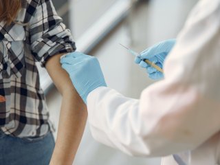 Klaipėdiečiai nuo 35 m. kviečiami skiepytis AstraZeneca