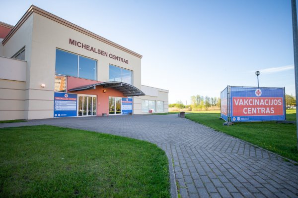 Savaitgalį skiepytis jau kviečia gyventojus nuo 16 metų