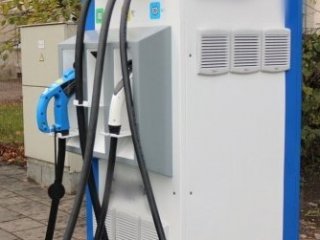 Elektromobilių vairuotojų dėmesiui