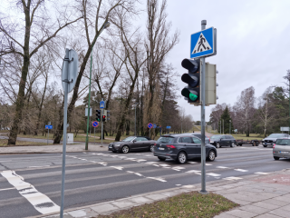 Neveiks šviesoforinė perėja Liepojos g.