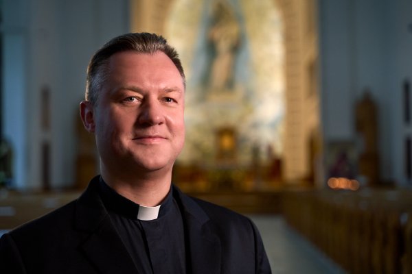 Kun. Mindaugas Šlaustas, Klaipėdos Marijos Taikos Karalienės parapijos nuotr. 