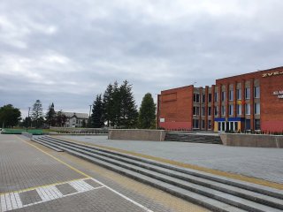 Atnaujinta kultūros centro Žvejų rūmai aplinka