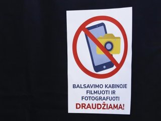 VRK prašo rinkėjų nefotografuoti ir nepublikuoti rinkimų biuletenių nuotraukų 