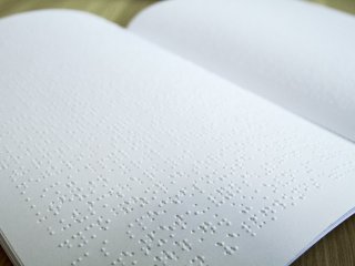 Į rinkimus atvykstantiems asmenims su regėjimo negalia – specialiųjų priemonių paketas