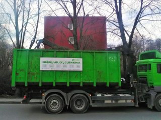 KRATC informuoja: tęsiamas didžiųjų atliekų surinkimas Klaipėdos kiemuose
