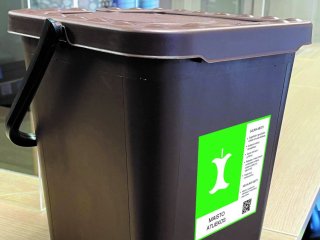 Į Klaipėda atgabenti maisto rūšiavimo kibirėliai