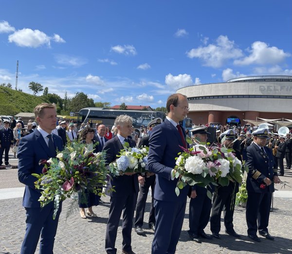 Pasitinkant Jūros šventę pagarba jūrą Lietuvai atvėrusiems ir uosto bendruomenei