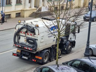 Klaipėdoje valomos gatvės ir šaligatviai