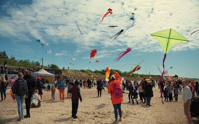 Klaipėdos aitvarų festivaliui tikimasi palankaus vėjo ir aitvarais nuspalvinto pajūrio