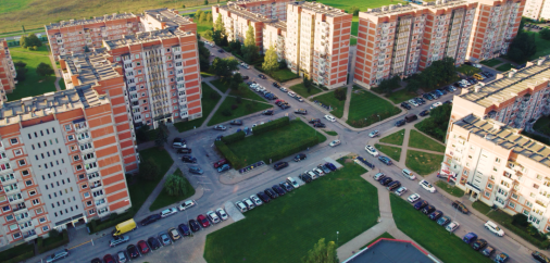 Saviuvaldybės nuotr.: automobiliai, parkavimo vietos, kiemai