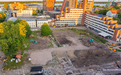 Darbų Atgimimo aikštėje nesustabdo net randami sprogmenys