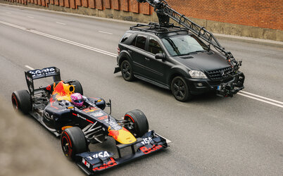 „Red Bull“ formulės bolidas jau Klaipėdoje: vaizdo klipo kūrėjai atskleidė ekstremaliausią lokaciją