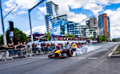 „Red Bull Showrun“ atvyksta į Klaipėdą