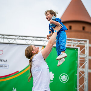 OLIMPINĖ DIENA 2025 | Po šešerių metų pertraukos į Klaipėdą sugrįžusi Olimpinė diena subūrė tūkstančius dalyvių ir pavertė uostamiestį Lietuvos sporto sostine. Renginio metu buvo galima nemokamai išbandyti 106 sporto ir aktyvaus laisvalaikio veiklas, skirtas visoms amžiaus grupėms. Olimpinė diena sustiprino miesto sportinį įvaizdį ir bendruomeniškumą nacionaliniu mastu.