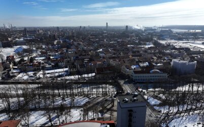 Po žiemos tvarkomos gatvės: taisomos duobės, valoma ir greideriuojama