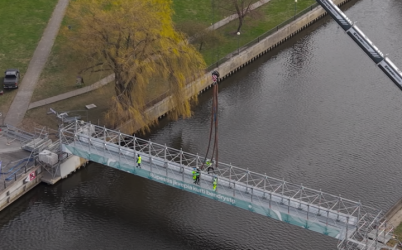 Klaipėda ruošiasi Italų dienoms: montuojamas atnaujintas „Bendrystės tiltas“
