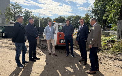 Meras Arvydas Vaitkus apžiūrėjo Atgimimo aikštę: projektas tęsiamas išsaugant miesto istoriją