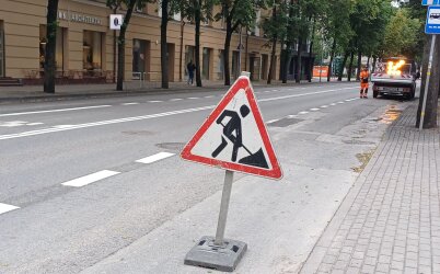H. Manto gatvėje šiandien atliekamas asfalto duobių remontas